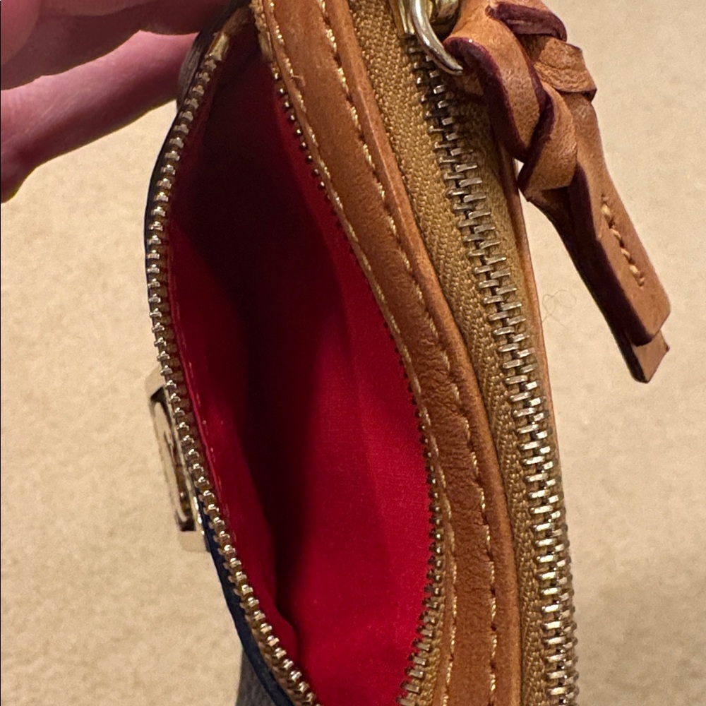 Dooney & Bourke Navy Blue & Tan Leather Key Holder. NWT - Picture 8 of 10